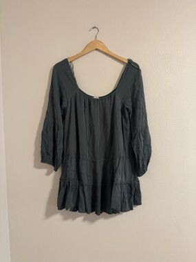 Gilli Scoop Neck Tiered Tunic Top